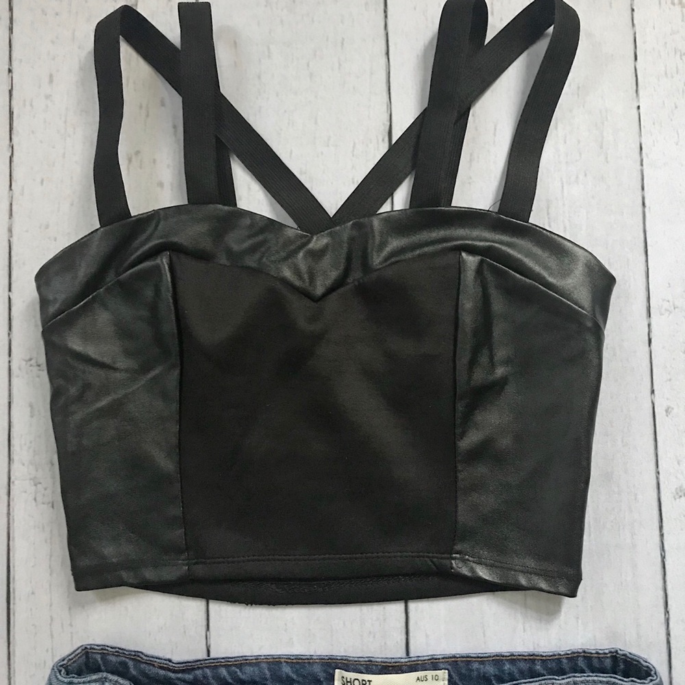 Black crop top 💲